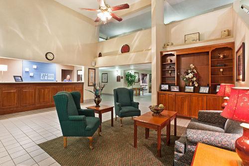 Quality Inn Harlan Интериор снимка