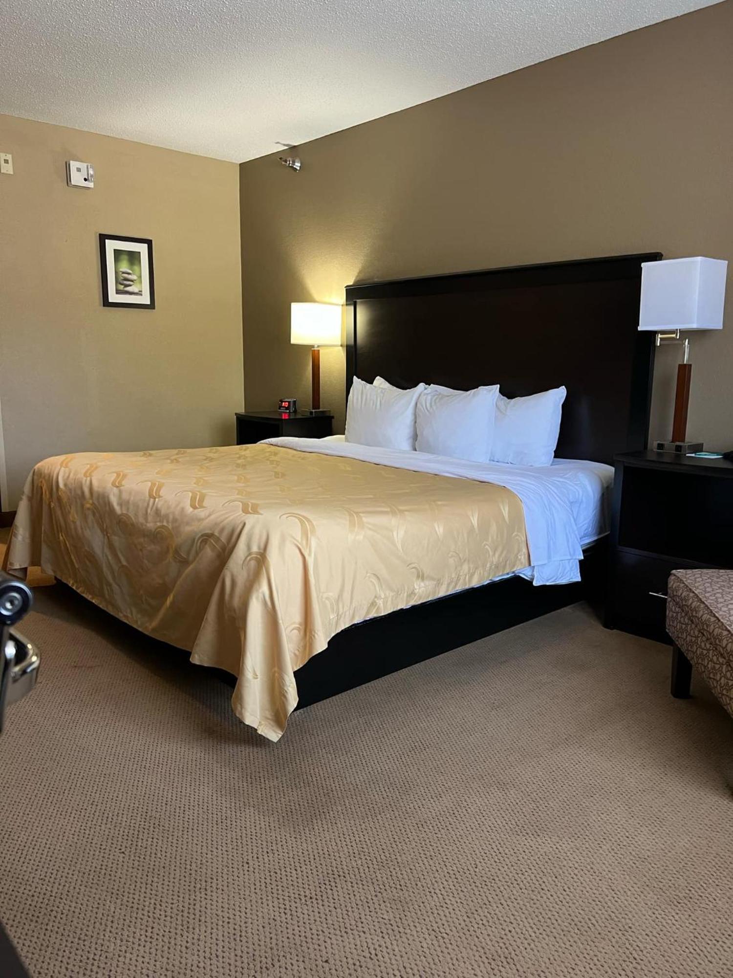 Quality Inn Harlan Екстериор снимка