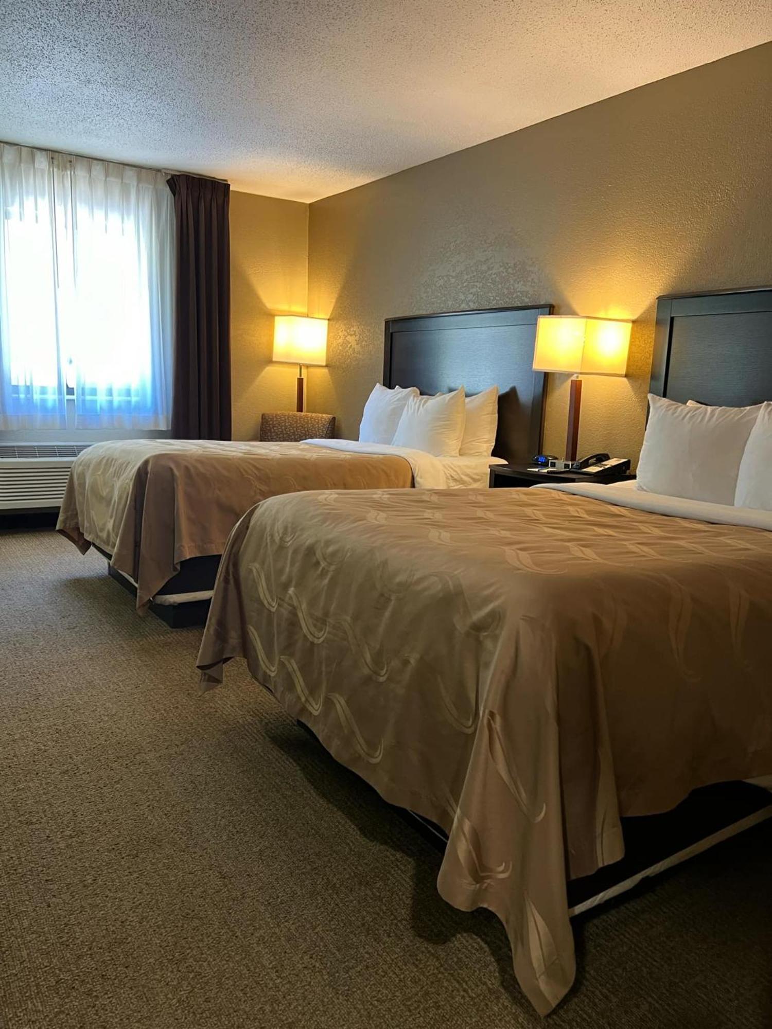 Quality Inn Harlan Екстериор снимка
