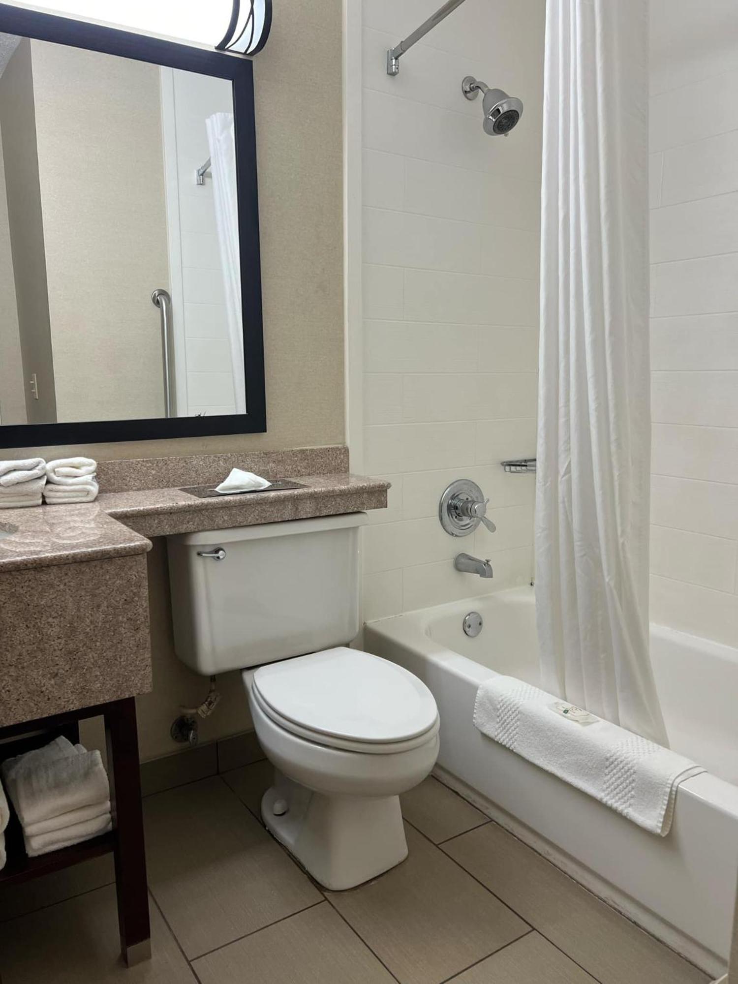 Quality Inn Harlan Екстериор снимка