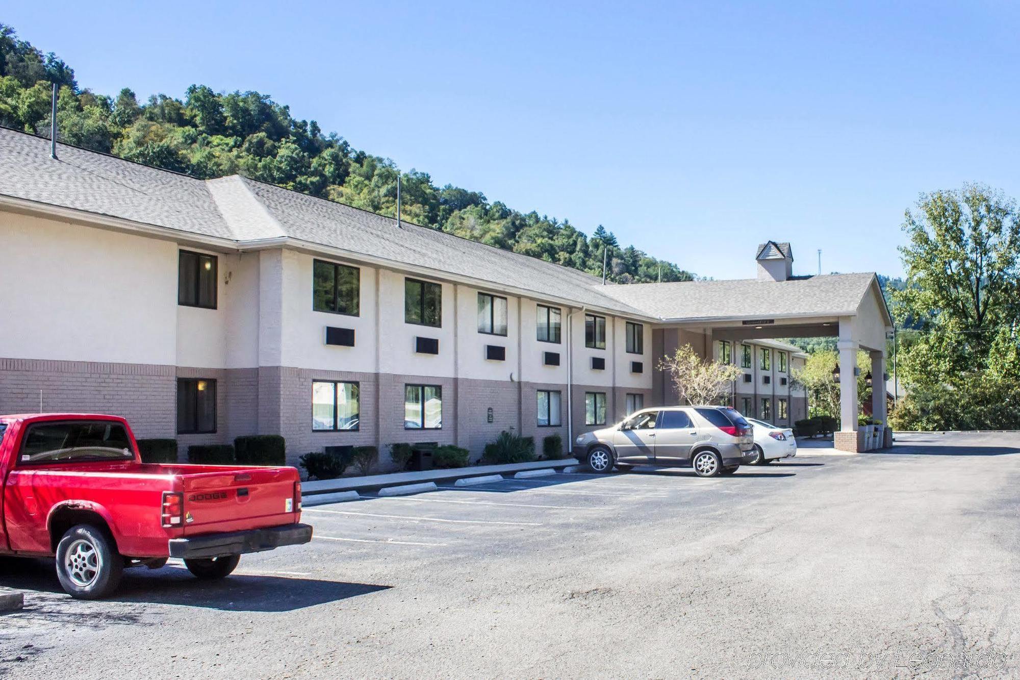 Quality Inn Harlan Екстериор снимка