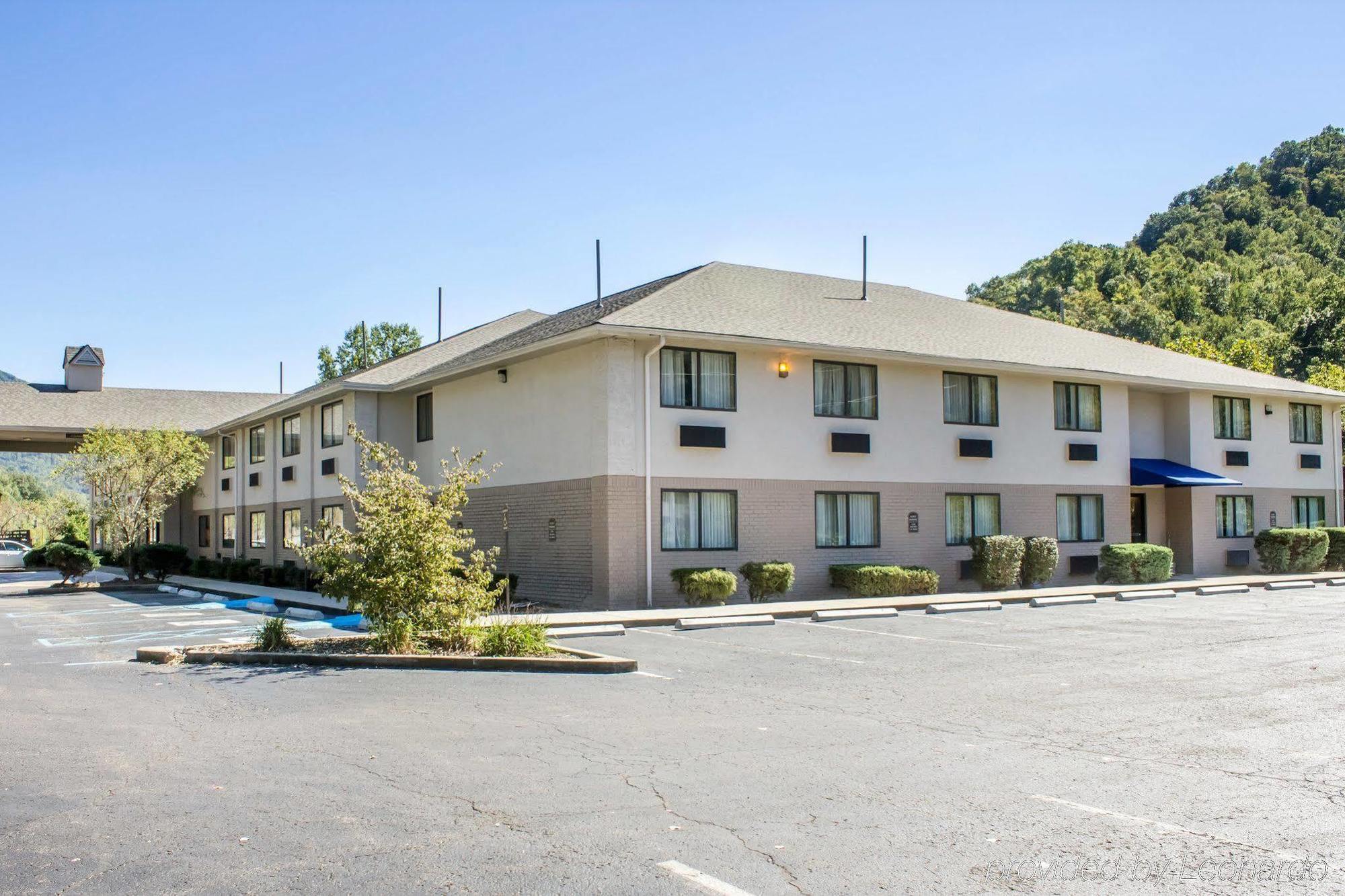 Quality Inn Harlan Екстериор снимка