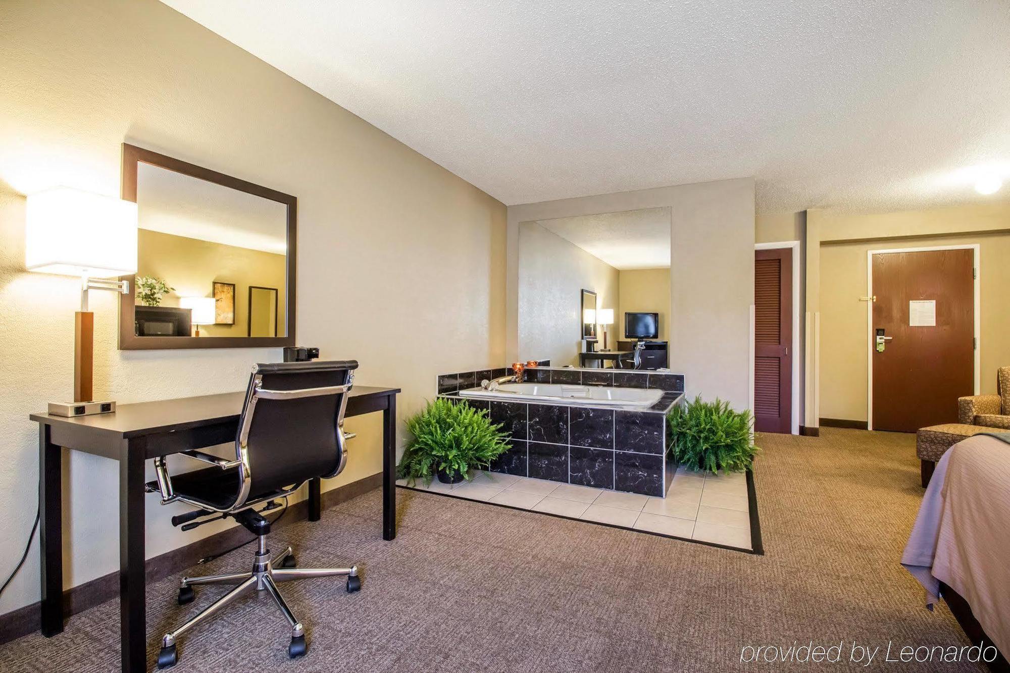 Quality Inn Harlan Екстериор снимка