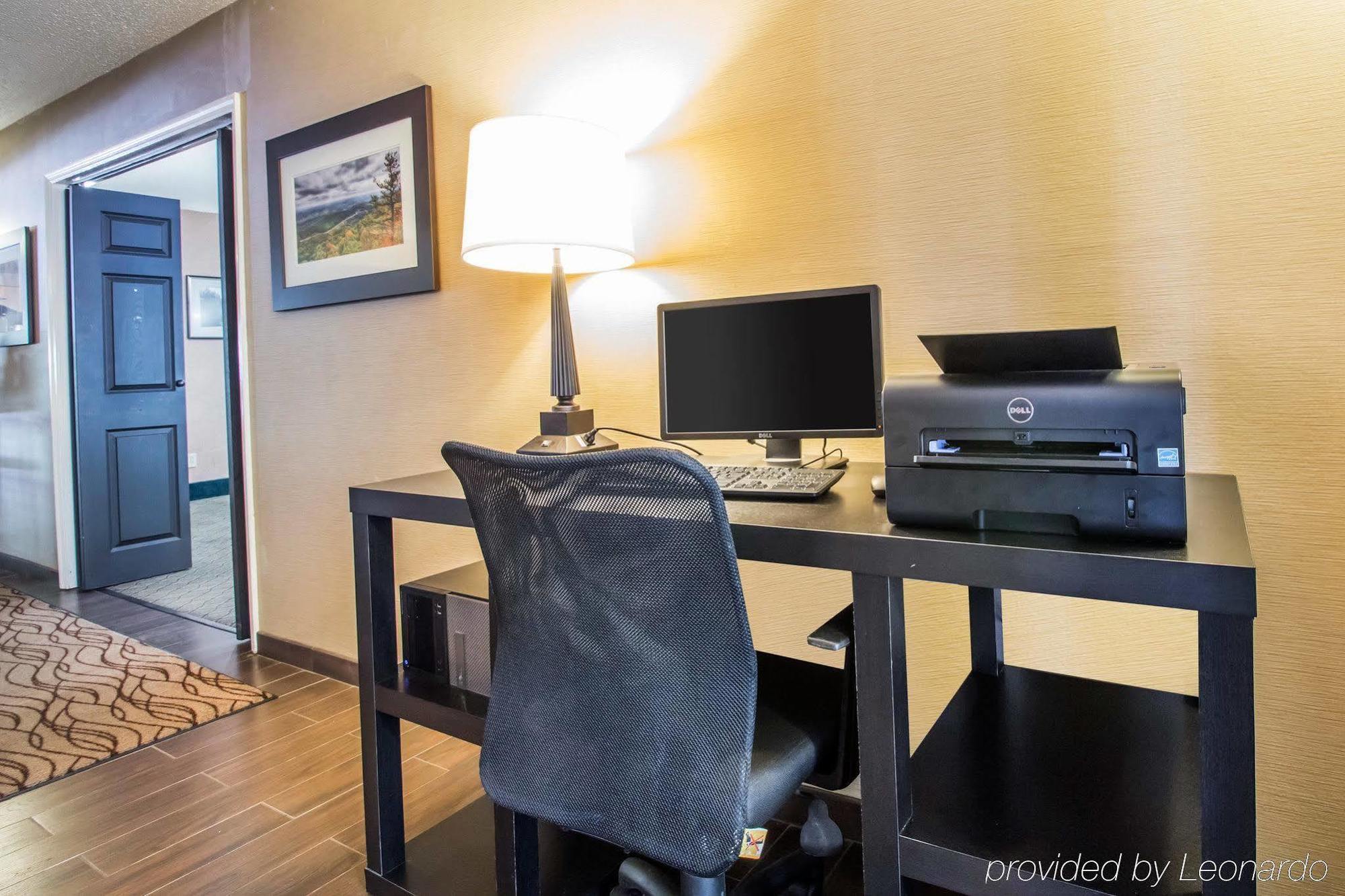 Quality Inn Harlan Екстериор снимка